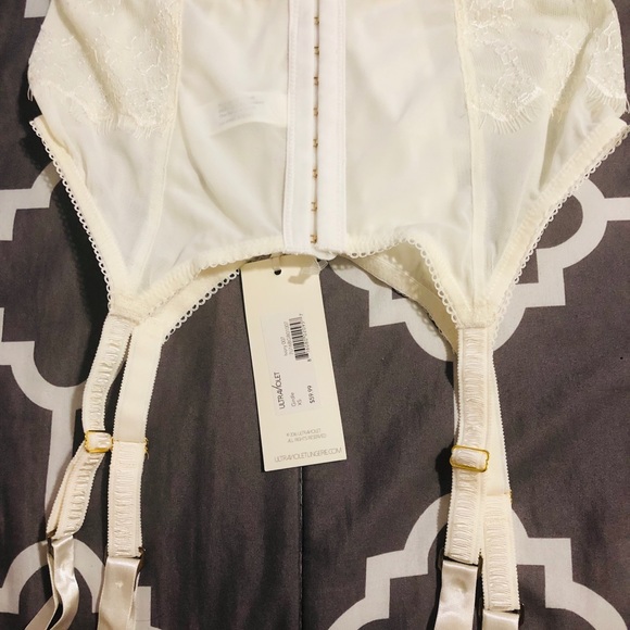 ‼️🆕 ONCE UPON A TIME‼️IVORY GIRDLE - Picture 3 of 7
